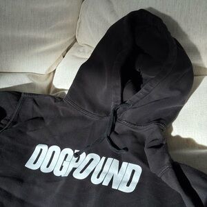 Black dog pound La hoodie